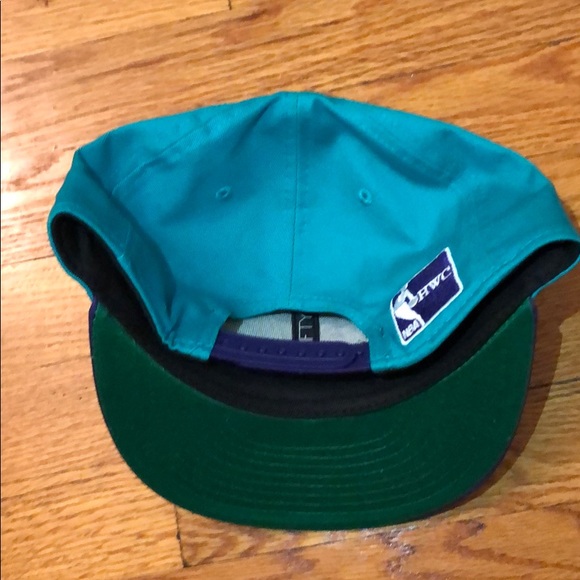 New Era Charlotte Hornets Strap-Back - Picture 3 of 8
